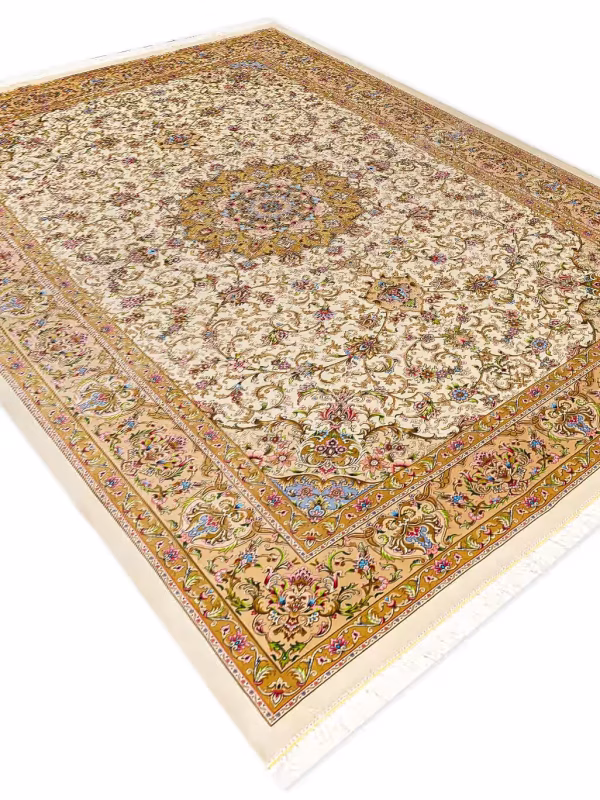 فرش ماشینی طرح ژینوس رنگ کرم 1700 شانه تراکم 5100 کد Q207