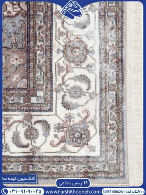 فرش پتینه طرح دستباف بادامی از نمای نزدیک
