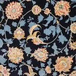 نمای نزدیک فرش طرح اصفهان زمینه سرمه ای 1200 شانه کد 15F210050