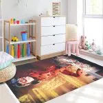 دکور فرش کودک طرح دختر کفشدوزکی و برج ایفل 700 شانه تراکم 3300 کد 30A7101273