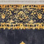 نمای نزدیک فرش مدرن حاشیه دار بوم ساده پتینه زمینه زغالی 700 شانه تراکم 3300 کد 30M7101453-1
