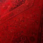فرش گبه بلوچ طرح ردبلک ترنج لوزی رنگ لاکی 700 شانه کد 9005 - فرشخونه
