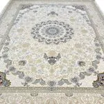 فرش طلاکوب طرح تندیس رنگ کرم گل برجسته 1200 شانه کد 1823 - فرشخونه