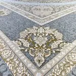 فرش طلاکوب طرح سلنا 1200 شانه گل برجسته کد 1826 - رنگ نقره ای - فرشخونه