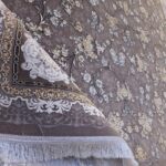 فرش افشان طلاکوب طرح الهه 1200 شانه گل برجسته طوسی کد 73231 - Image 13