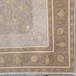 فرش طلاکوب طرح پریناز 1200 شانه گل برجسته کد 2904 رنگ نقره ای سیلور