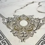 فرش فرانسوی طلاکوب طرح سرامیکی 1500 شانه گل برجسته رنگ کرم کد 1508