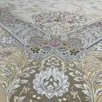 فرش طلاکوب طرح آرمان 1500 شانه گل برجسته کد 3501515 رنگ موشی