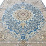 فرش طلاکوب طرح آلما 1500 شانه گل برجسته تراکم 4500 کد 3501517 رنگ فیروزه ای