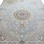 فرش طلاکوب طرح آلما 1500 شانه گل برجسته تراکم 4500 کد 3501517 رنگ نقره ای