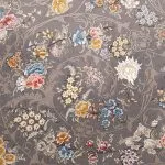 فرش افشان طلاکوب طرح آتیلا 1000 شانه گل برجسته رنگ نقره ای کد 101413