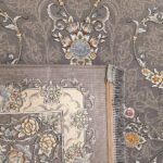 فرش افشان طلاکوب طرح سارمین 1000 شانه گل برجسته رنگ نقره ای کد 101414 - فرشخونه