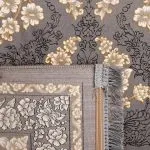فرش افشان طلاکوب طرح بهادر 1000 شانه گل برجسته رنگ نقره ای کد 101417 - فرشخونه