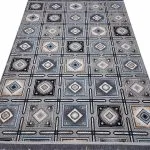 گلیم فرش طرح خشتی لوزی مربعی 320 شانه کد 620501 رنگ نقره ای