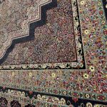فرش کرمان طرح فروزان 1200 شانه سرمه ای کد 210943 - فرشخونه