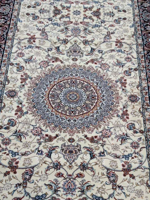 فرش کناره نایین کرم حاشیه سرمه ای