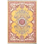 فرش فرانسوی کلاریس طرح کتیبه گلدانی رنگ طلایی 1200 شانه کد 300316