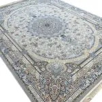 فرش طرح طاووس 1500 شانه گل برجسته تراکم 4500 کد 16F3201519 - رنگ نمقره ای - فرشخونه