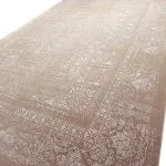فرش وینتیج طرح امانه رنگ نسکافه ای گل سفید 700 شانه 2550 کد 771028 - فرشخونه
