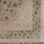 فرش وینتیج اصفهان طرح رازبان 700 شانه 2550 رنگ نسکافه ای گل سبز کد 22F771056 - فرشخونه