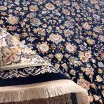 فرش افشان گل ریز طرح اقاقیا رنگ آبی کاربنی برجسته 1200 شانه کد 98F2101066 - فرشخونه