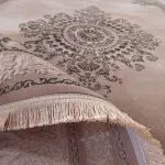 فرش وینتیج فرانسوی دﻟﺴﺘﺎن نسکافه ای با گل سبز 700 شانه کد 22F771218
