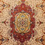 فرش ماشینی پشم و ابریشم طرح حاشیه گلدانی 1200 شانه کد 3241 - Image 5