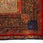 فرش ابریشم قم طرح ترنج لوزی رنگ قرمز 1500 شانه 12 رنگ کد 64FA3105531 فرشخونه