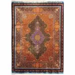 فرش ابریشم قم طرح ترنج حاشیه اسب رنگ مشکی 1500 شانه کد 64FA3105533 - فرشخونه
