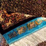فرش ابریشم قم طرح ترنج حاشیه اسب رنگ مشکی 1500 شانه کد 64FA3105533 - فرشخونه