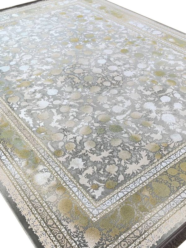 فرش افشان طلاکوب طرح شهرزاد 1200 شانه گل برجسته کد 1214 زمینه نقره ای گل فیلی
