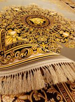 فرش ورساچه کف ساده با لچک طلاکوب ترمه ای 1200 شانه 3600 کد 2102511 - فرشخونه