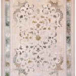 فرش وینتیج طرح پاناروما گل طلایی و سبز رنگ ترمه ای 700 شانه 2550 کد 7101400 - فرشخونه