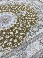 فرش طرح ترنج خورشید رنگ نسکافه ای 1700 شانه تراکم 5100 کد 8101701 - فرشخونه