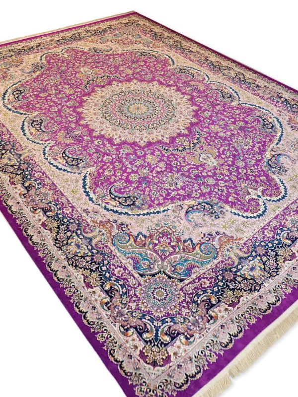 فرشینه طرح فرش ابریشم قم رنگ بنفش کد 4035