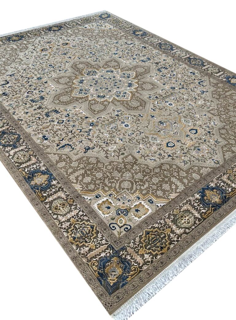 فرش سنتی طرح هریس رنگ کرم گل برجسته 700 شانه کد 75020