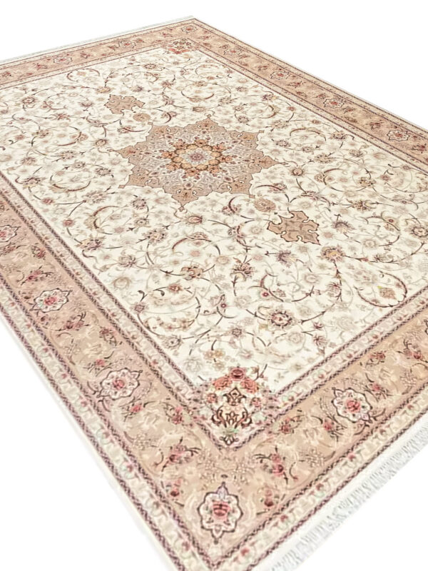 فرش تندیس رنگ کرم 1500 شانه کد 20CC0050