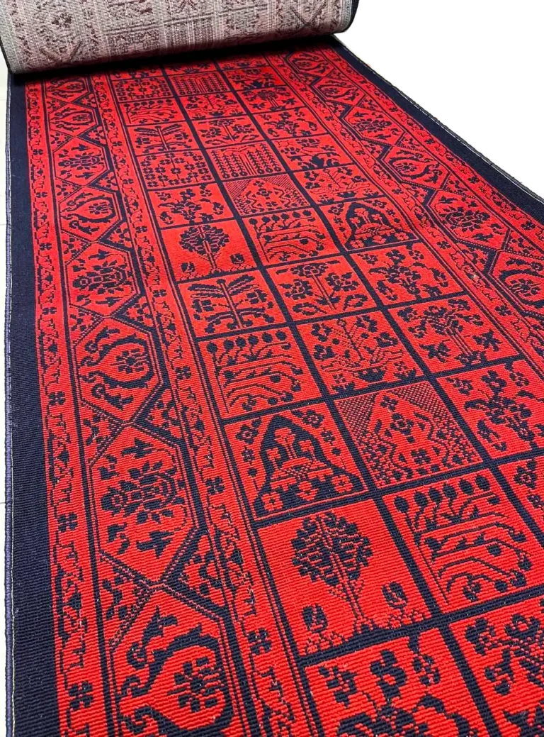 فرش ماشینی کناره گلیم قرمز (لاکی) طرح خشتی کد 3400