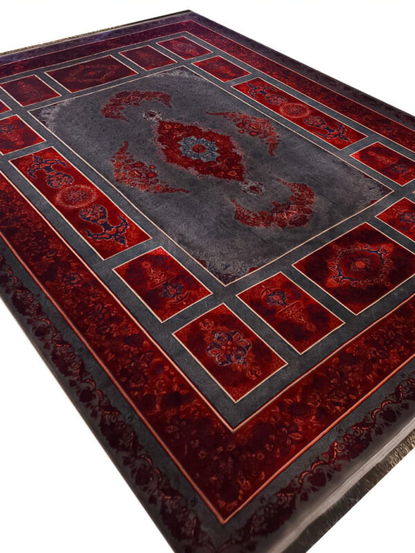 فرش ماشینی طرح گبه کتیبه رنگ دودی گل برجسته 1200 شانه کد 8008