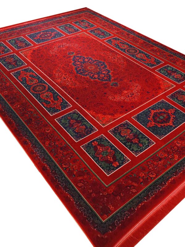 فرش ماشینی طرح گبه کتیبه رنگ لاکی سبز حاشیه سرمه ای 1200 شانه کد 907