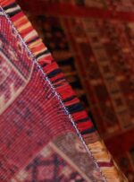 فرش کناره بلوچی طرح درختی رنگ لاکی 700 شانه 2100 کد 78007 - Image 6
