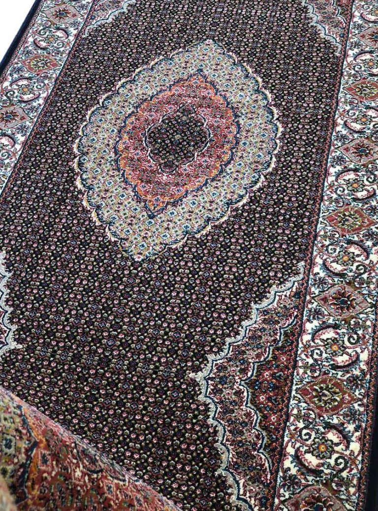 فرش کناره طرح ریز ماهی سرمه ای 700 شانه تراکم 2100 کد 7845 - فرشخونه